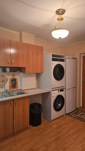 Кухня или мини-кухня в Kristi Apartments

