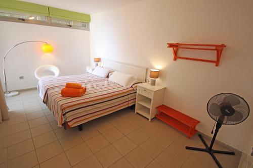 Casa Medano 40 by rentmedano, 2 bedroomed beach front apartment with parking