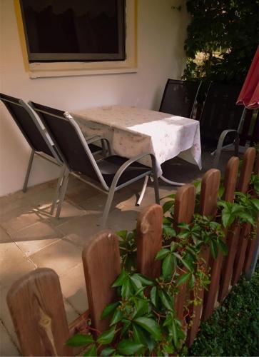Un lugar para sentarse en Ferienhäuser Heideröslein