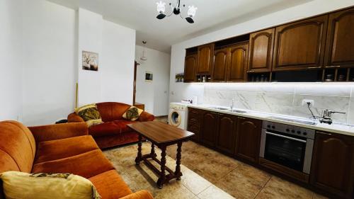 Kuhinja ili čajna kuhinja u objektu Saranda Beach Flat