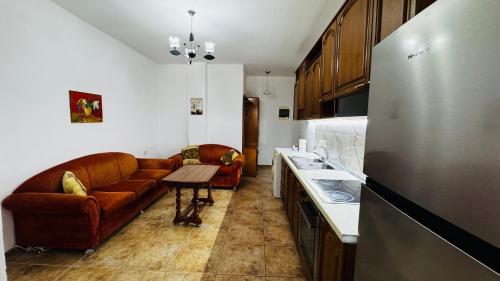 Kuhinja ili čajna kuhinja u objektu Saranda Beach Flat