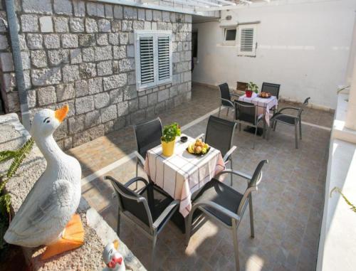 Guest House Kusalo- One Bedroom Apartment with Terrace Apartman 4