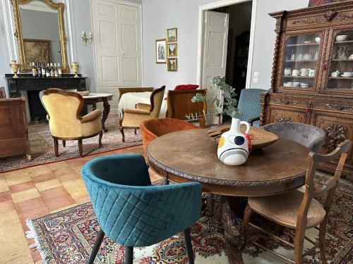 Istumisnurk majutusasutuses GITE Le Logis Barbès