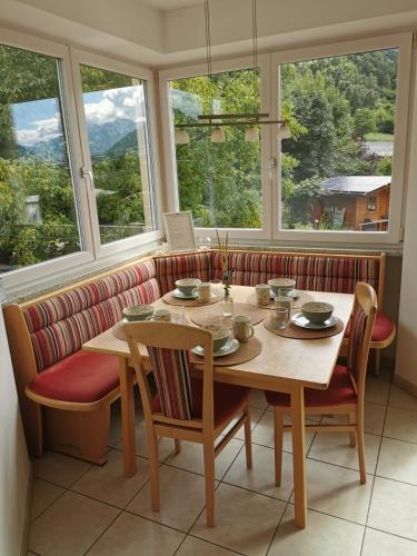 Ruang duduk di Apartment Dreiland - herbstliches Wandern, Bike und Törggelen im Meraner Land