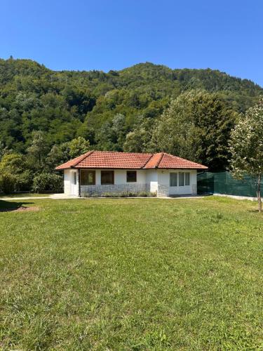 Oaza Vrbas - Riverside Bungalow near Jajce