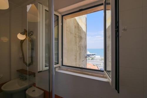 Alfama Bright Apartment