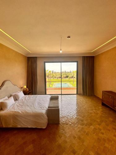 Katil atau katil-katil dalam bilik di Villa Salama - Luxurious Pool & Garden