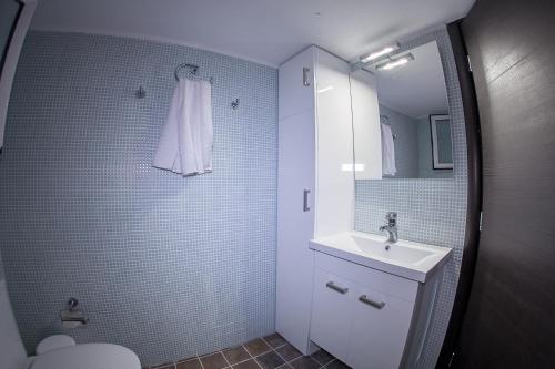 Ένα μπάνιο στο Lak Alepochori Homes