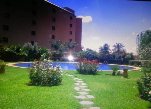 Πισίνα στο ή κοντά στο Luxury & Cozy Apt in Hivernage