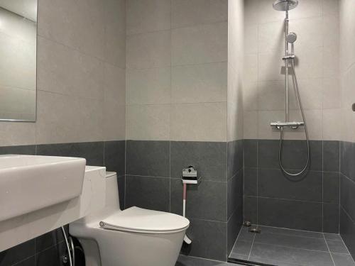 Bilik mandi di HOMESTAY ADORA