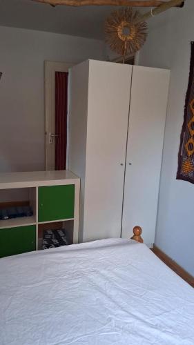 Postel nebo postele na pokoji v ubytování Zimmer in perfekter Lage