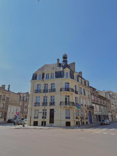 Le Brillant - Studio