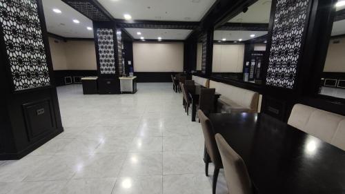 Гостиная зона в Cornerche Center Baku