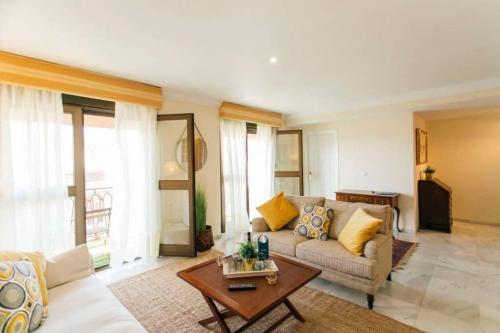 Spacious 3BR fantastic balcony central location