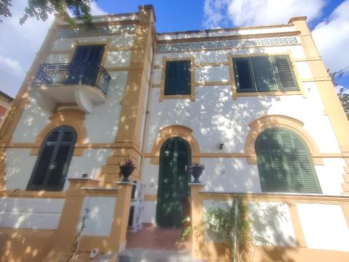 Το κτήριο όπου στεγάζεται  η βίλα