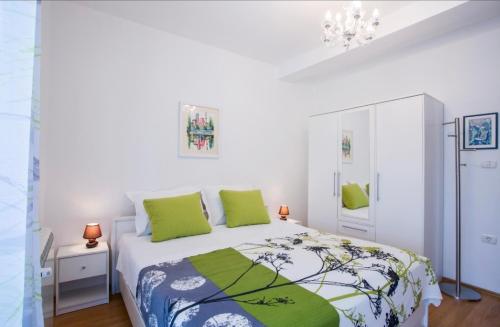 Apartment Karlo in Stinjan