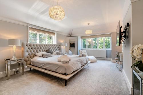 Ruang duduk di Perfect Booking Luxury Home With Pool and Gym