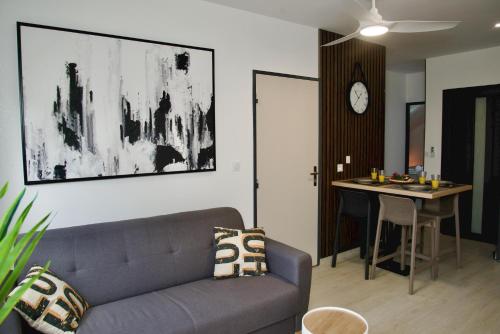 Ruang duduk di Chez Nathalie et Jean Hugues