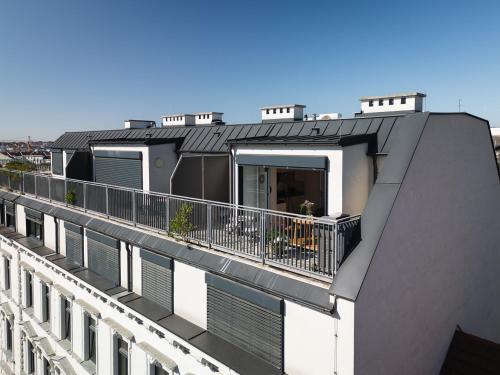 Modernes Dachgeschoss-Apartment mit Balkon in Wien - Nähe Westbahnhof