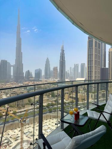 Downtown Escape 2BR with Full BurjKhalifa Panorama
