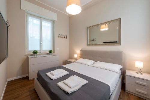 DUOMO2 - Magnifico Apt con 2 Camere e 2 Bagni