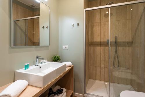 DUOMO2 - Magnifico Apt con 2 Camere e 2 Bagni