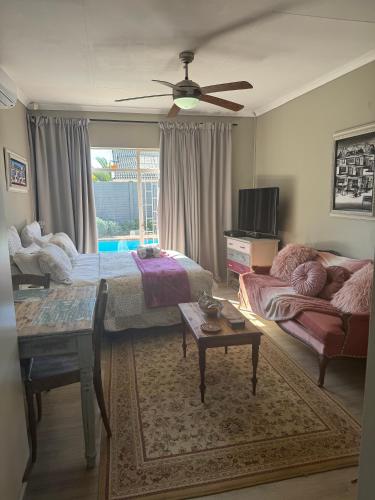 Posezení v ubytování 80onBenade, 2 bedroom units