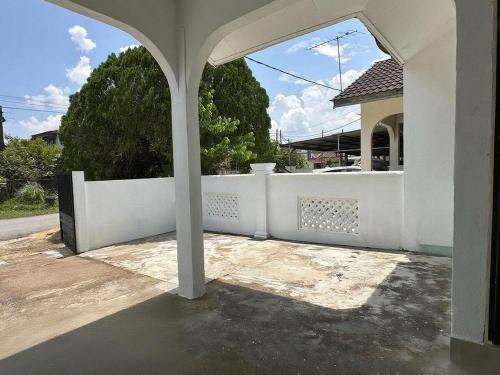 Το κτήριο όπου στεγάζεται  η παραθεριστική κατοικία