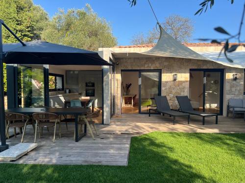 Villa des oliviers 5 etoiles à Mougins jacuzzi et jardin privé
