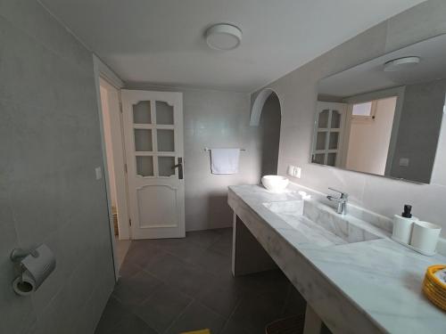 Ένα μπάνιο στο Riad Casa Luafi