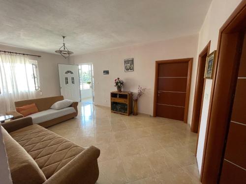 Gallery image of Villa Pere in Buçimas