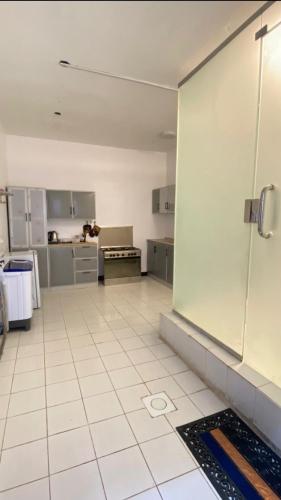 Η κουζίνα ή μικρή κουζίνα στο شقة ثلاث غرف مؤثثة للايجار اليومي