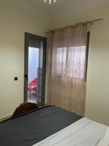 Gambar di galeri bagi BLANCA BEACH- بلانكا بيتش سكن مشترك غرفة مزدوجة مكيفة لدى الساكن في I COLOCATION I Chambre double climatisée chez l'habitant dans une résidence pieds dans l'eau I FLAT SHARE I Air conditioned double room in a host's home within a waterfront residence di Sidi Rahal