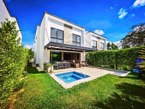 a house with a swimming pool in the yard at Maison Eden in Armenia