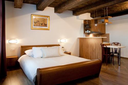 Postel nebo postele na pokoji v ubytování Apartamenty Hotelu Pod Orłem