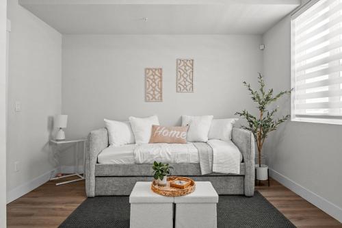 Posezení v ubytování 3534 W 63rd Ave