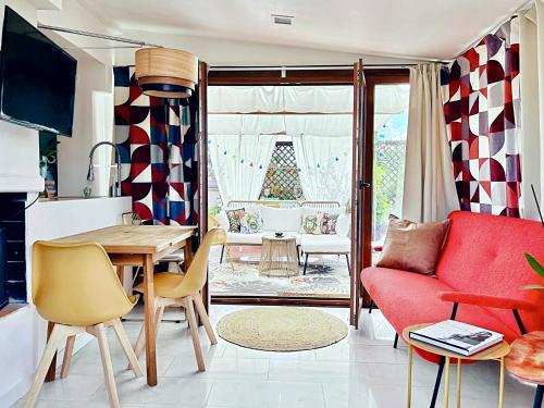 Lovely mid-century apartment with stunning terrace