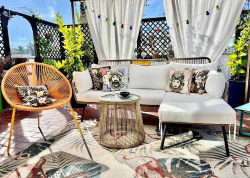 Lovely mid-century apartment with stunning terrace