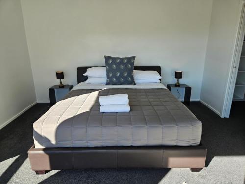 Ένα ή περισσότερα κρεβάτια σε δωμάτιο στο Stay at 2A