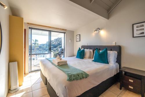 Postel nebo postele na pokoji v ubytování Hibiscus Hideaway - Stay Waiheke