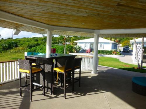 Balkón nebo terasa v ubytování Neptune Cove home