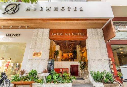 Chứng chỉ, giải thưởng, bảng hiệu hoặc các tài liệu khác trưng bày tại A&EM Art Hotel
