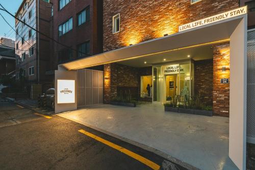 Gallery image of Sinchon Local Friends Hotel in Seoul