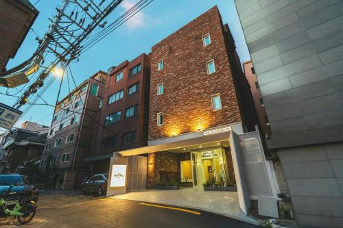 Gallery image of Sinchon Local Friends Hotel in Seoul