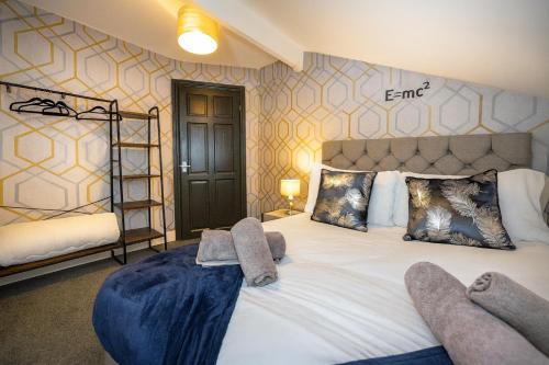 Φωτογραφία από το άλμπουμ του Spacious & Stylish 5 Bed with Free Street Parking σε Morecambe