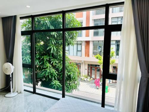 Κήπος έξω από το Thu Ha Homestay - VTĐ7-61 - Vinhomes Ocean Park 3