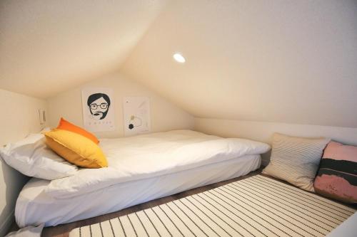 SG5371 Entire Villa with Parking, 3-Min to Shinjuku, Visit Shibuya Crossing! Family home for 8 people