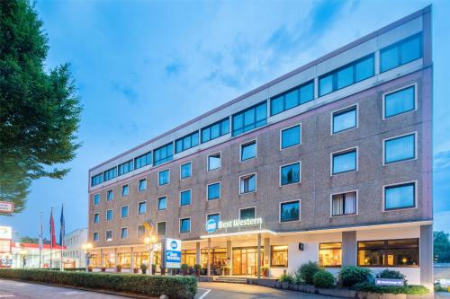 a rendering of the embassy suites hotel at Best Western Hotel Hamburg International in Hamburg