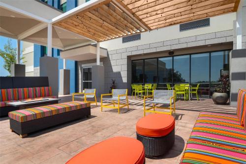 Zona de estar de Home2 Suites By Hilton Forrest City
