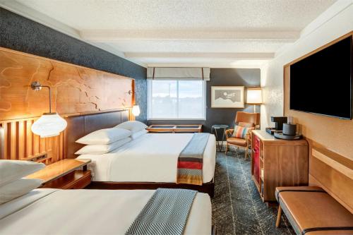 The Wildbirch Hotel - JdV by Hyattにあるベッド
